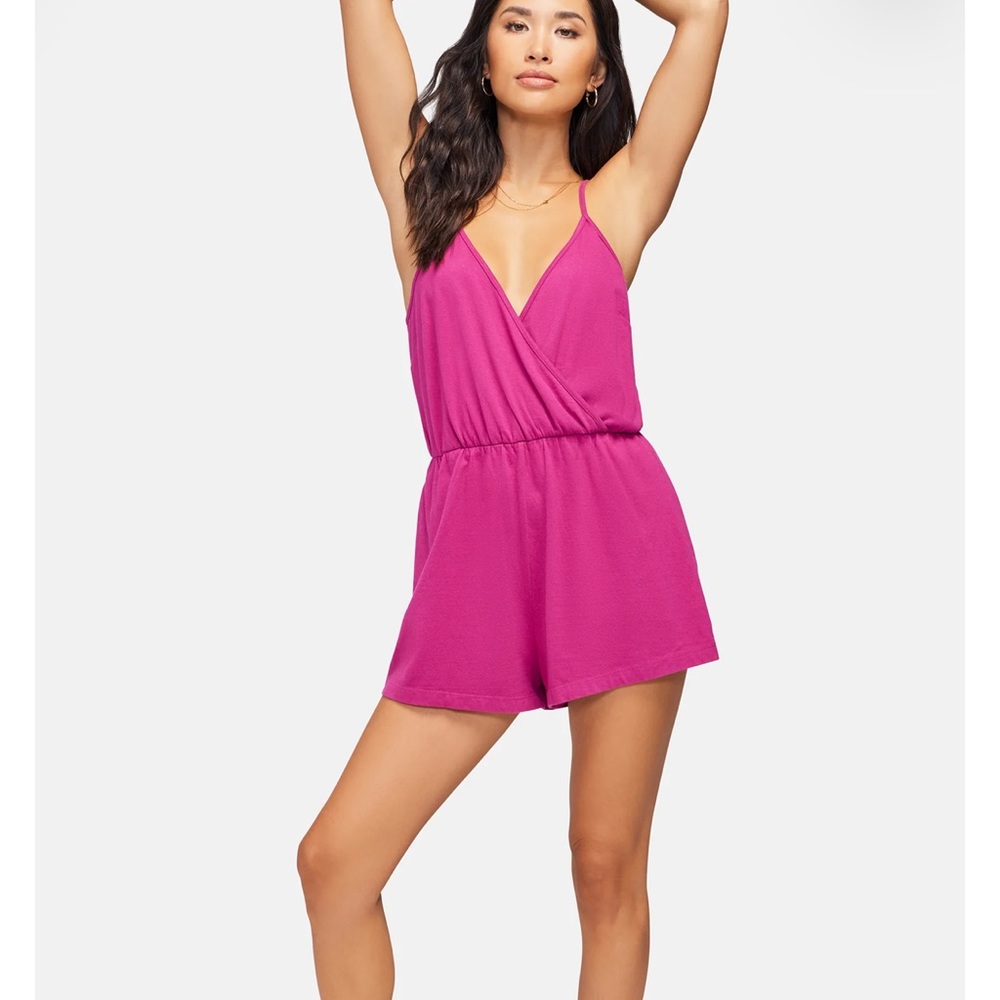 WILDFOX Mel Playsuit Short Romper Jumpsuit Festival Fuchsia Size Small New